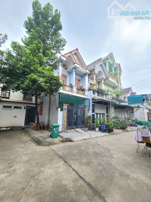 Bán nhà 1 trệt 1 lầu KDC Ngay Ngã Tư Bình Thung Tp.Dĩ An giá 3ty850 TL M4482