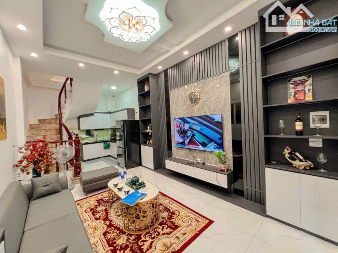 BÁN NHÀ NGUYỄN VĂN LINH – 5 TẦNG ĐẦY ĐỦ CÔNG NĂNG – 37M² – GIÁ 4.8 TỶ