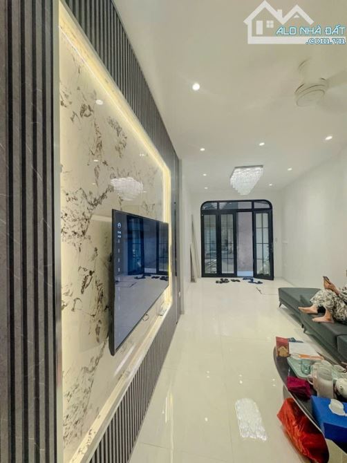 NGÕ KIẾN THIẾT – 6 TẦNG THANG MÁY – NHÀ ĐẸP TRUNG TÂM ĐỐNG ĐA – GIÁ 12.8 TỶ - 11