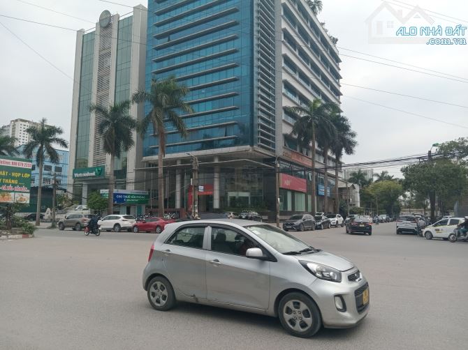 Bán nhà mặt phố Tân Mai DT 1260m2, MT 30m, Giá 158 tỷ