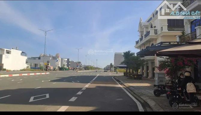 Cắt lỗ sâu - DT:125m2 Giá còn 2Tỷ1 TĐC Lộc An - Bình Sơn. Cách Sân Bay 3km - 2