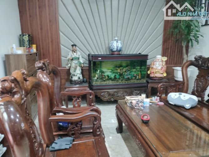BÁN NHÀ LONG BIÊN 50M2, 4 TẦNG, NHÀ ĐẸP DÂN XÂY, Ô TÔ ĐỖ CỔNG, 8.2 TỶ. - 1