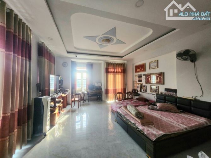 Bán nhà  MT Tân Xuân-Trung Chánh 1 , Hóc Môn   4Tx 124 m2 . Giá chỉ  7.3 tỷ (TL) - 1