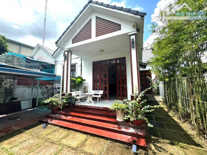 Bán nhà vuờn mái Thái 345 m2 mặt tiền đuờng nhựa cách Quốc lộ 50 chỉ 200m,Đạo Thạnh Mỹ Tho - 1