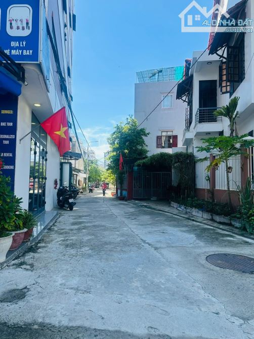 CẦN BÁN NHÀ 3 TẦNG  KIỆT HỒ XUÂN HƯƠNG