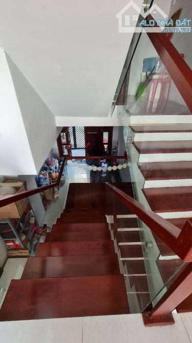 SIÊU PHẨM 4 tầng – Gỗ quý, nhà đẹp gần vòng xoay Phú Hữu, chỉ nhỉnh 6 tỷ - 1
