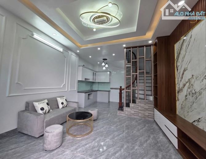 BÁN NHÀ THẠCH BÀN LONG BIÊN,NHÀ MỚI,FULL NỘI THẤT 5 TẦNG GIÁ 5,5TỶ - 1