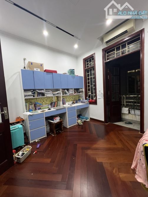 Bán nhà phân lô cán bộ tại Khuất Duy Tiến – Ô tô vào tận nơi – Chỉ 250 triệu/m² - 1