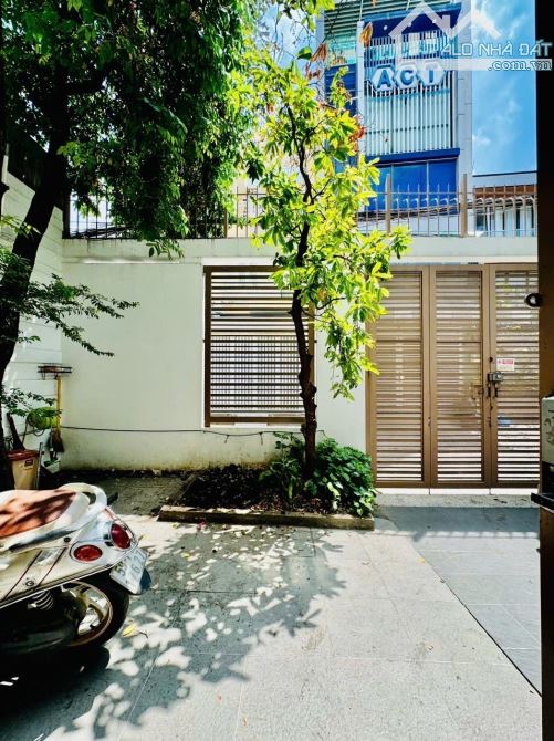 Biệt thự kiều đàm Q7 200m2 sân vườn gấp bán 6pn - 1