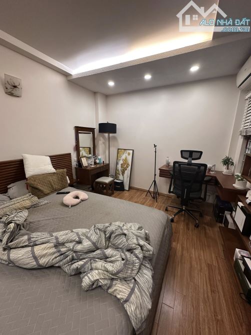 Bán nhà mặt phố Hồ Văn Chương, Đống Đa, view Hồ, tiện kinh doanh 8 tầng 62m2 giá 37 tỷ - 1