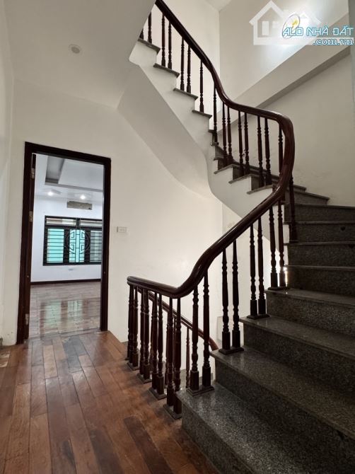 Giáo sư Bộ KHCN bán nhà LÊ VĂN LƯƠNG, 65m2, 6 tầng, Gara oto, 2 thoáng, gần phố, hơn 20 tỷ - 1