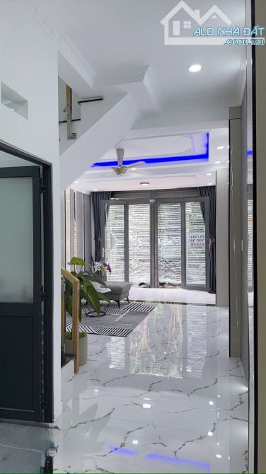 Nhà Đẹp Thị Trấn  Hóc Môn – 2 Tầng – Xe Tải Tới Tận Nhà – Giá Mềm SHR - 1