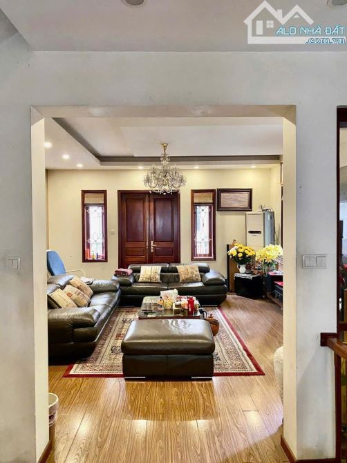 Siêu hiếm! Bán nhà Phố Ngọc Khánh, DT 90m2 x 5 tầng, MT 5.2m. Phân lô ngõ 2 ô tô tránh - 1