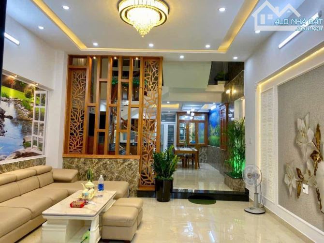 Bán nhà 3 tầng Lê Văn Thịnh gần biển, kề Nguyễn Tất Thành - 1