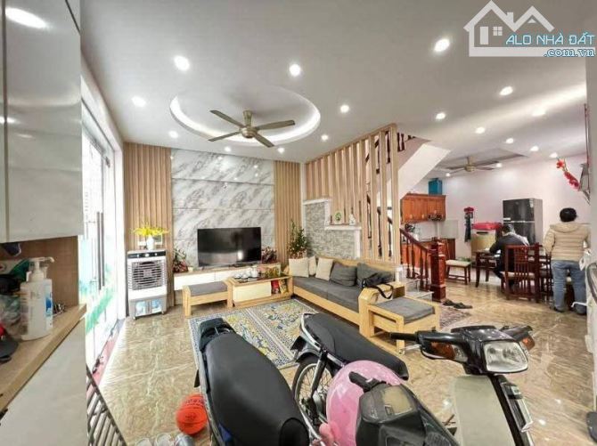 BÁN NHÀ LÔ GÓC TRẦN CUNG BẮC TỪ LIÊM DT 55M 5 TẦNG NGÕ THÔNG GIÁ 11.5 TỶ - 1