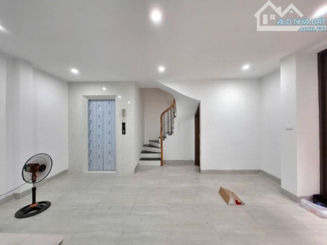 🏠 BÁN NHÀ ĐẸP PHỐ CÁT LINH - 7 TẦNG 40M2 THANG MÁY - SỔ PHÂN LÔ - GẦN PHỐ - GIÁ TỐT - TRU - 1