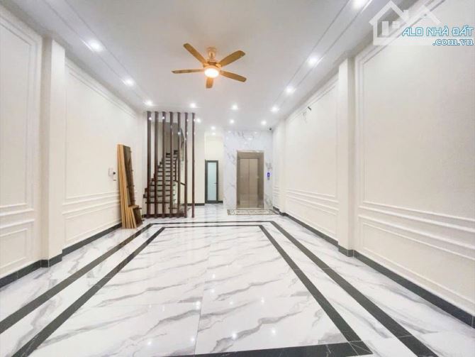 BÁN NHÀ NGÕ 68 ĐƯỜNG CẦU GIẤY DT 45M 7 TẦNG 11.5 TỶ NGÕ NÔNG NHÀ MỚI THANG MÁY Ở LUÔN