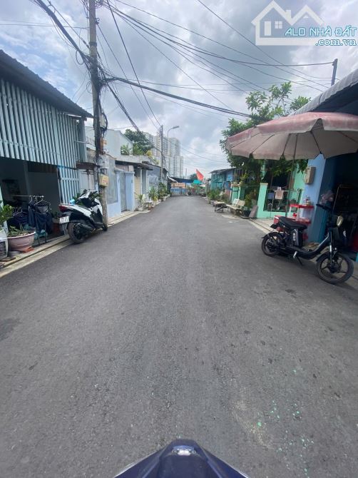 Chỉ 1,52T - Bán Nhà Mới Phạm Hữu Lầu - Hẻm Xe Hơi Đến Cửa - Nhà Bè - 1