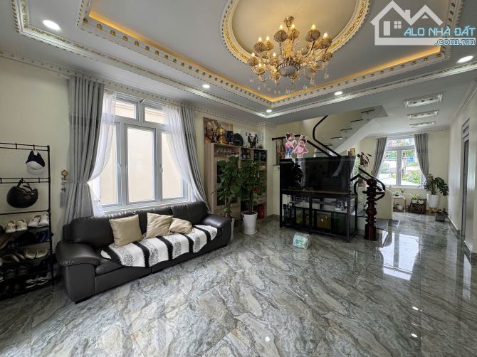 VILLA NGHỈ DƯỠNG ĐẲNG CẤP GẦN HỒ XUÂN HƯƠNG - 1