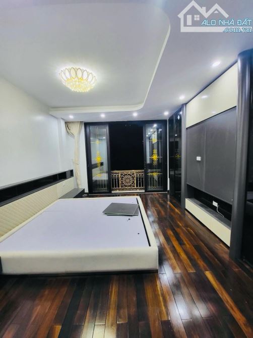 Siêu Phẩm Phố Hồng Mai_Hai Bà_Thông Sàn_oto Đỗ Cửa_Dt42m_Mt4.1m_6 Tầng_Giá chỉ 16.8 Tỷ