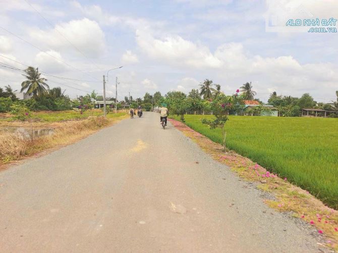 Hàng thơm, 783m2 đất thổ view kênh cực đẹp chỉ 1 tỷ 50tr - 1