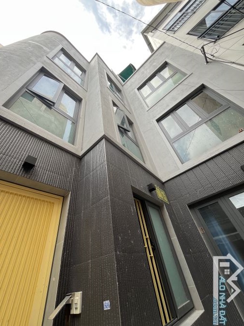 BÁN NHÀ HẺM NGUYỄN CẢNH CHÂN Q1. DT: 66m2. 5 Tầng. Giá: 15,5 Tỷ. - 1