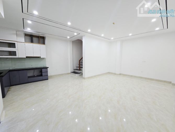 Ban nhà Sài đồng - Long Biên - DT 50m - có hơn 8đ - 1