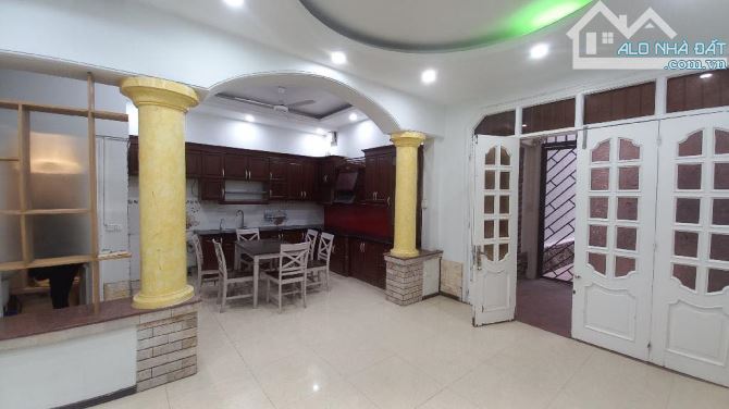 Thịnh Hào, 3 bước ra ô tô tránh, DT 108m2, nhà 2 thoáng nở hậu, thông tứ phía, chào 20,9tỷ - 1