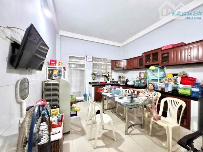 RỘNG ĐẸP GIÁ TỐT- BÁN NHÀ MẶT TIỀN ĐƯỜNG SONG HÀNH Q.12-4.2×20-4TẦNG- CHO THUÊ CAO-10.7 TỈ - 1