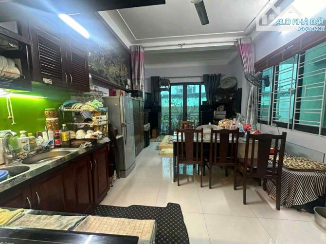 Bán nhà phố Thái Thịnh lô góc 3 thoáng gần ngã 4 Tây Sơn 40m2 5 tầng 10m ô tô tránh 8.8 tỷ - 1