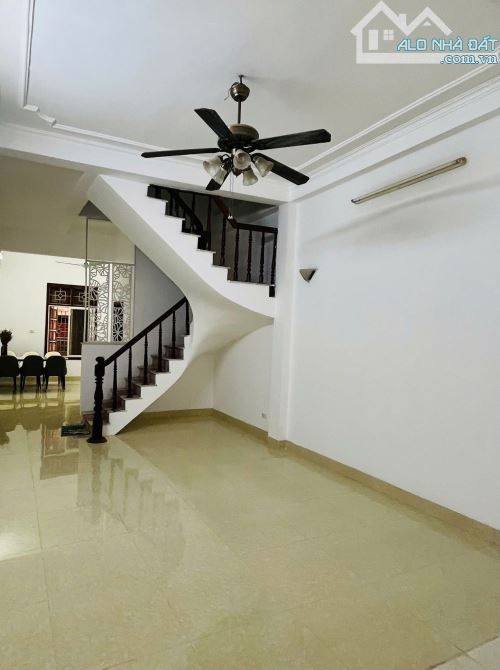 1 nhà ra phố phân lô vỉa hè oto phố Nguyễn Phong Sắc Cầu Giấy 45m 16.5 tỷ 2 mặt thoáng vip - 1