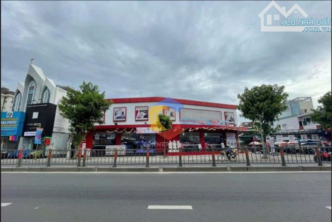 Cho thuê nhà 3MT Số 855 Quang Trung, P8, Gò Vấp. DT 40x60m trệt lầu, 5000m2 giá 450 triệu - 1