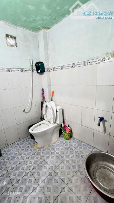 NHÀ SẠCH ĐẸP - Tường Xây 20cm Chắc Chắn - Đường Thông Xe Hơi - Phường Tân Phong, Biên Hòa, - 1