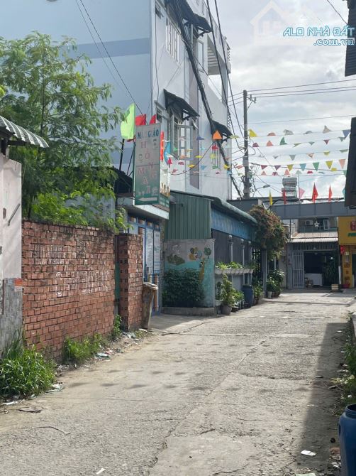 BÁN ĐẤT HẺM 5M THÔNG RA LÊ VĂN KHƯƠNG, Q12, 233M2 GIÁ 7,5T. - 1