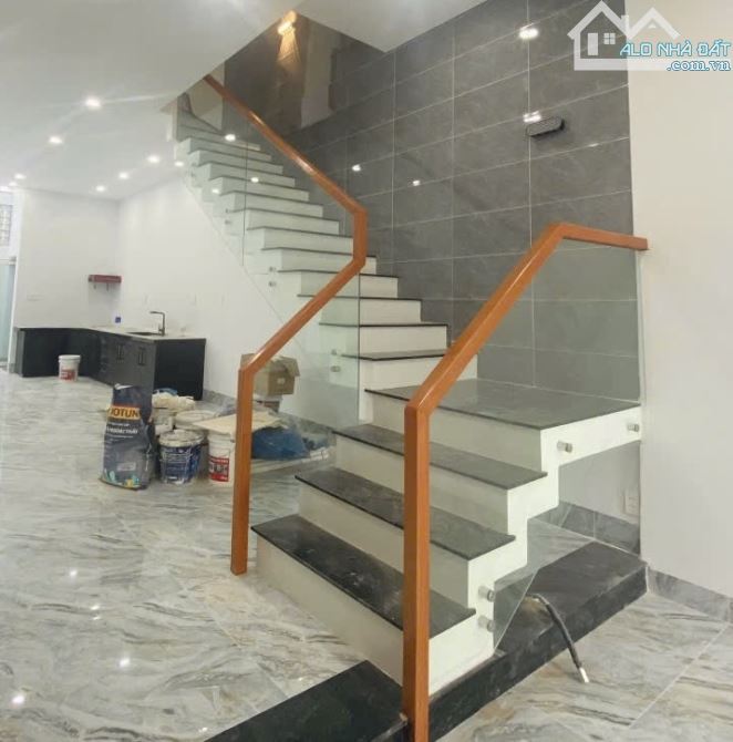 Cho Thuê nhà đẹp nguyên căn 2 Tầng mới 100%  hoàn thiện KDC Bửu Long - 1