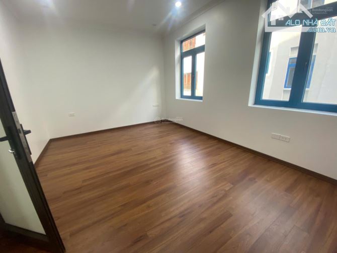 Cho thuê nhà Vạn Phúc, Galaxy Tố Hữu, DT 100m2x6 tầng, nhà đẹp, giá chỉ 35tr - 1