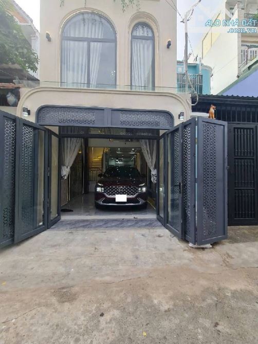 NHÀ MỚI 3 TẦNG KHU EMART 2 - XE HƠI NGỦ TRONG NHÀ - 4X18 NỞ HẬU - HẺM MỘT XẸC - 1