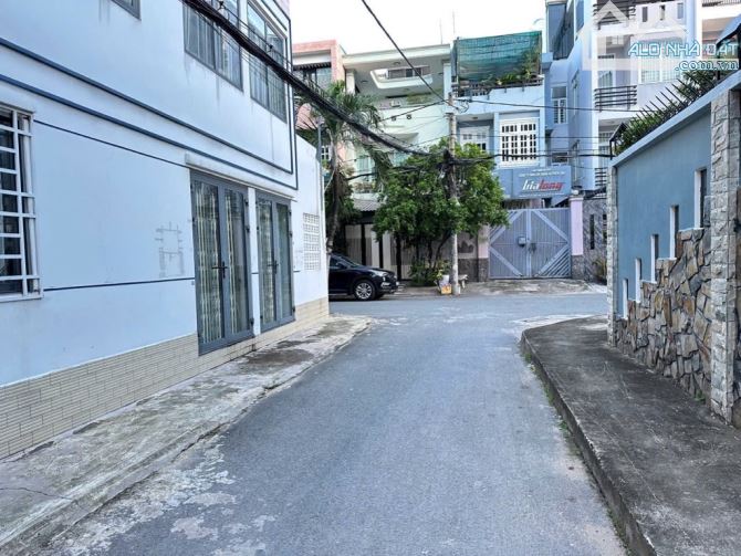 NHÀ HẺM XE HƠI GIÁ TỐT NHẤT TRÊN TRỤC ĐƯỜNG LÊ VĂN THỌ - 44M² - CHỈ 5.XX TỶ TL - 1