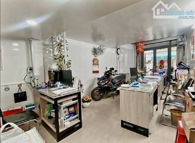 Bán nhà Phan Xích Long ngay 3/2 đường 10m, 5 tầng mới 50m2 sổ nở hậu giá 9,6 tỷ. - 2