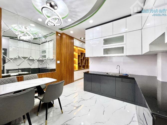 HẺM XE TẢI THÔNG - BẠCH ĐẰNG BÌNH THẠNH - DT (4.5M x 13M) NỞ HẬU - 3 TẦNG BTCT - HƠN 7 TÝ - 2