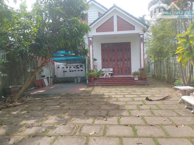 Bán nhà vuờn mái Thái 345 m2 mặt tiền đuờng nhựa cách Quốc lộ 50 chỉ 200m,Đạo Thạnh Mỹ Tho - 2