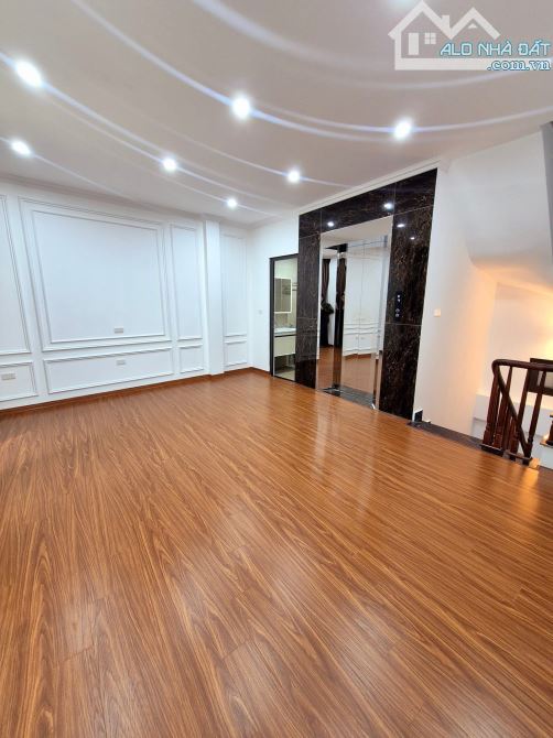 BÁN NHÀ ĐỒNG CỔ - NHÀ MỚI 6 TẦNG THANG MÁY - GẦN PHỐ GẦN Ô TÔ - TIỆN ÍCH ĐỦ - 2