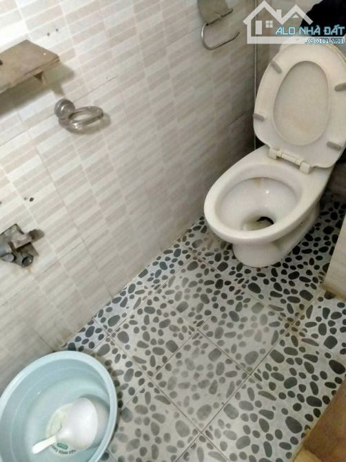 Cho thuê MBKD, Tầng 1 ,dt 35m2 số 2 ngõ 804 Quang Trung ,  Hà Đông  giá 7.5tr - 2