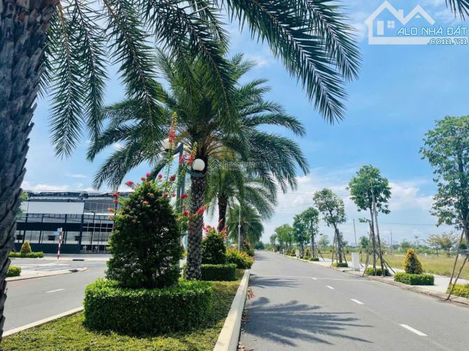 Bán nhanh! lô đất DT 100m2,giá chỉ 900tr,sổ sẵn, mặt tiền đường 50m,gần sân bay LONG THÀNH - 2
