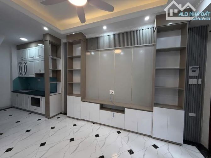 NHÀ LÔ GÓC - 5 TẦNG - VỪA Ở VỪA KINH DOANH Xuân Thủy, Cầu Giấy - DT 30m² x 5 tầng - 2