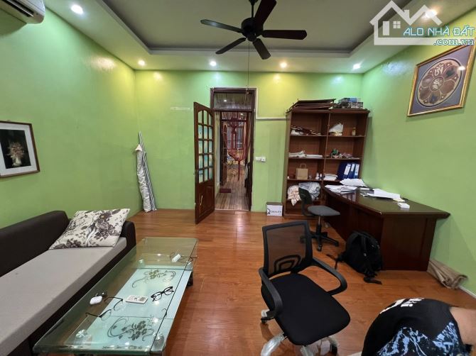Bán nhà phố Trương Định Hoàng Mai, 2 mặt tiền ô tô tránh, tiện KD, 4 tầng 48m2 giá 20. - 2