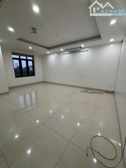 Bán nhà đầu phố mặt đường 23 - cửa ngõ KĐT Thành Phố Giao Lưu, 6 tầng thang máy VIP - 2