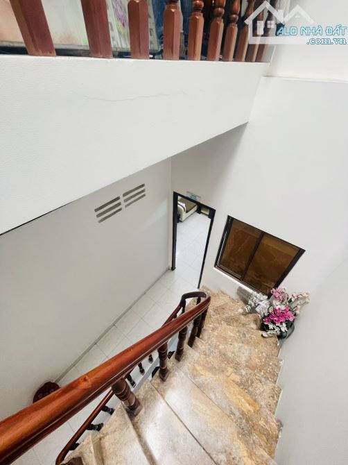 Hẻm xe tải 232 khu K300 Cộng Hoà, Tân Bình, 4x24m, 2 lầu, 4 phòng, 5 WC - 2