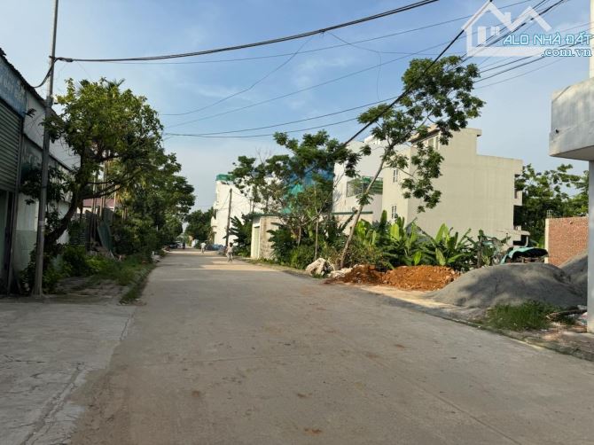 CC BÁN ĐẤT ĐẤU GIÁ AN THẮNG - BIÊN GIANG HÀ NỘI DT 52m2, MT 4.6m. VỈA HÈ, Ô Tô.GIÁ 6.3 tỷ - 2