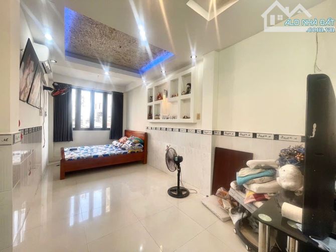 9ty - ĐƯỜNG BẾN VÂN ĐỒN - P5 QUẬN 4 - REVERSIDE - HẺM THÔNG - 2